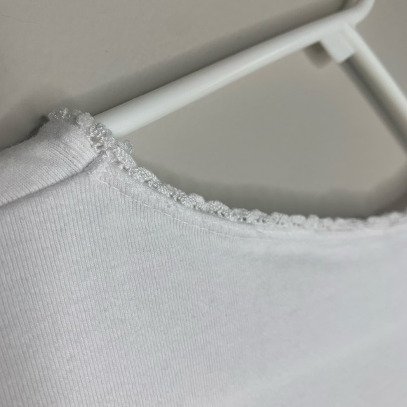 Vintage 2004 Y2K Lace Hemmed V Neck T Shirt Basic Editions Flower & Garden Expo - Picture 9 of 10